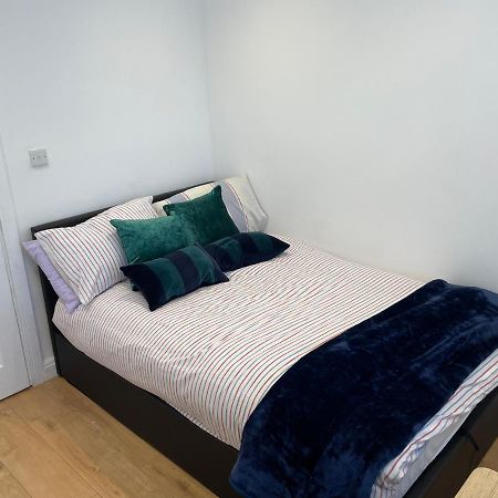 Self-Contained Flat On The 2Nd Floor You Will Share With One Other Guest, In A Family House 2 Minutes Walk From Tufnell Park Station 2Nd Floor With Stairs London Luaran gambar