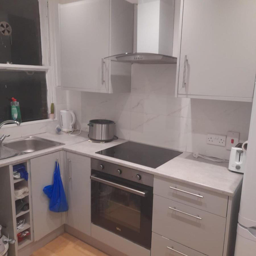 Self-Contained Flat On The 2Nd Floor You Will Share With One Other Guest, In A Family House 2 Minutes Walk From Tufnell Park Station 2Nd Floor With Stairs London Luaran gambar