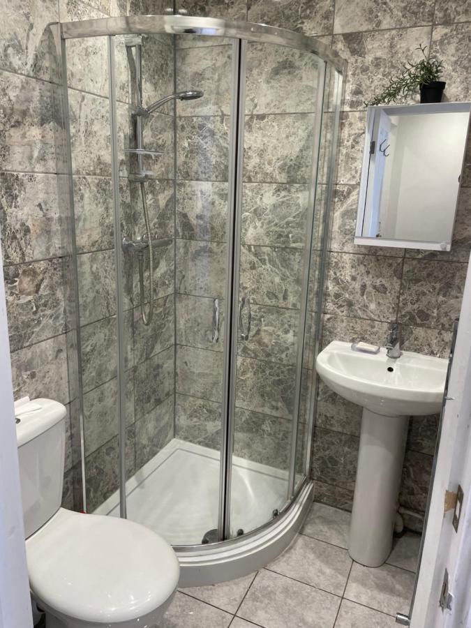 Self-Contained Flat On The 2Nd Floor You Will Share With One Other Guest, In A Family House 2 Minutes Walk From Tufnell Park Station 2Nd Floor With Stairs London Luaran gambar