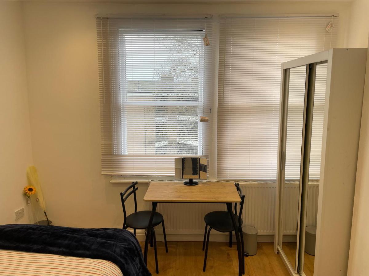 Self-Contained Flat On The 2Nd Floor You Will Share With One Other Guest, In A Family House 2 Minutes Walk From Tufnell Park Station 2Nd Floor With Stairs London Luaran gambar