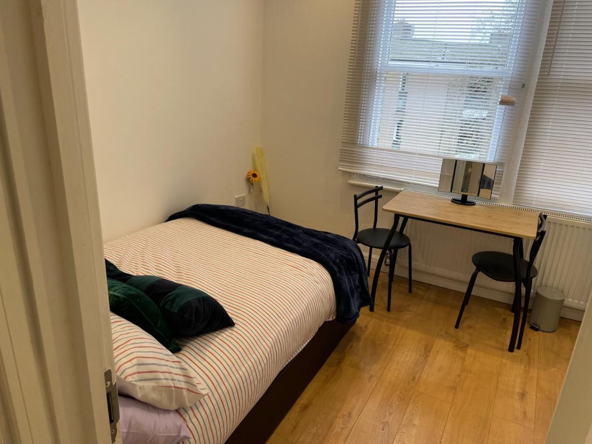 Self-Contained Flat On The 2Nd Floor You Will Share With One Other Guest, In A Family House 2 Minutes Walk From Tufnell Park Station 2Nd Floor With Stairs London Luaran gambar