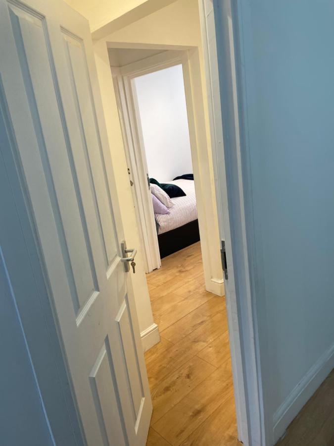 Self-Contained Flat On The 2Nd Floor You Will Share With One Other Guest, In A Family House 2 Minutes Walk From Tufnell Park Station 2Nd Floor With Stairs London Luaran gambar